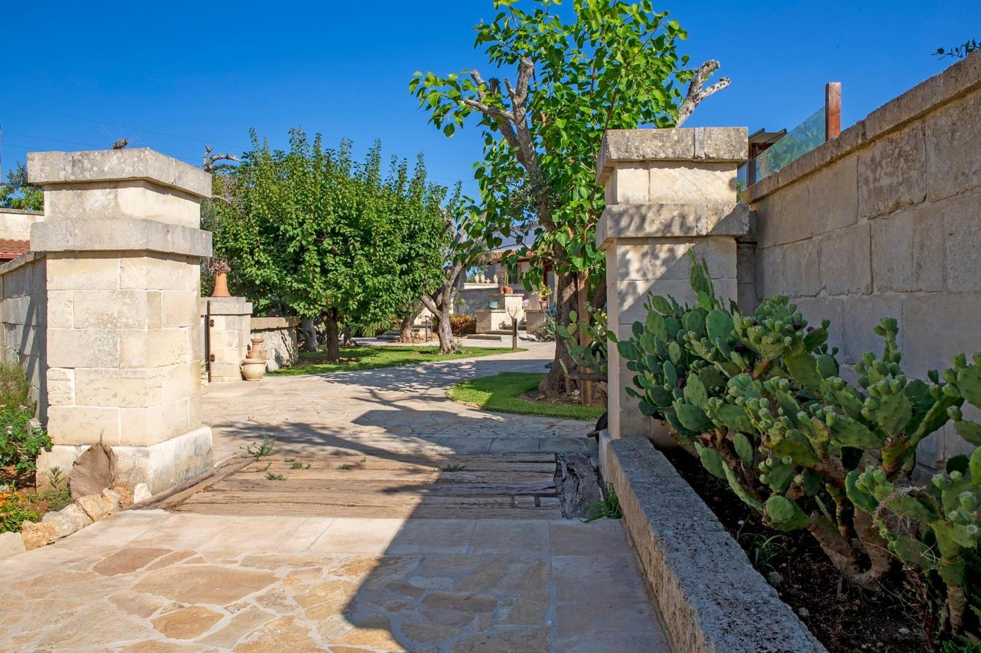 Masseria L'Uliveto Agri Resort Otranto Exterior photo